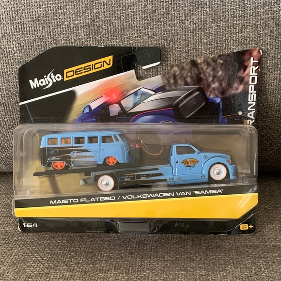 Maisto Other - Maisto Design Transport Flatbed with Blue Volkswagen Van Samba Diecast Car Toy